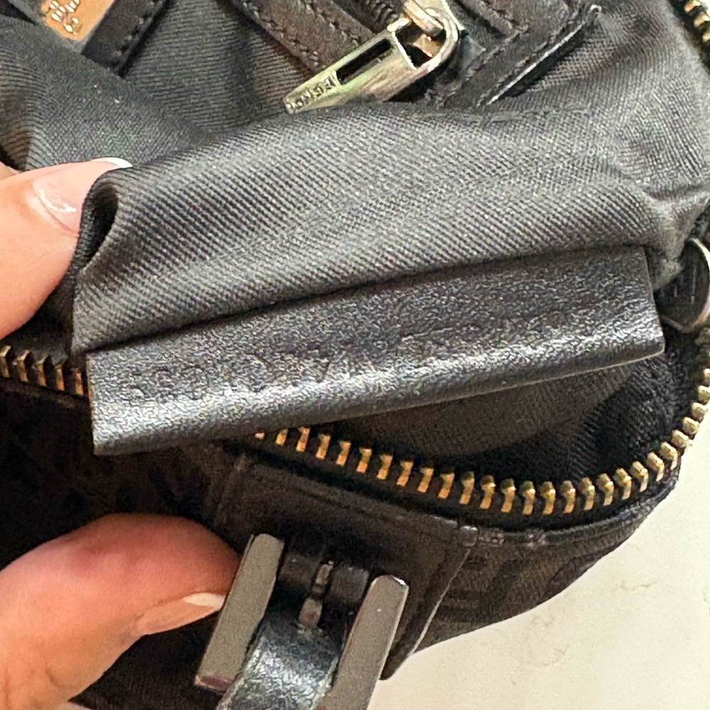 Fendi Black FF Logo Duffel Bag - Picture 5 of 7